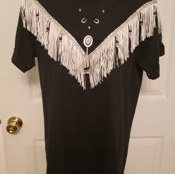 Western Inspired Fringed Short Sleeve Tee - Picture 8 of 8